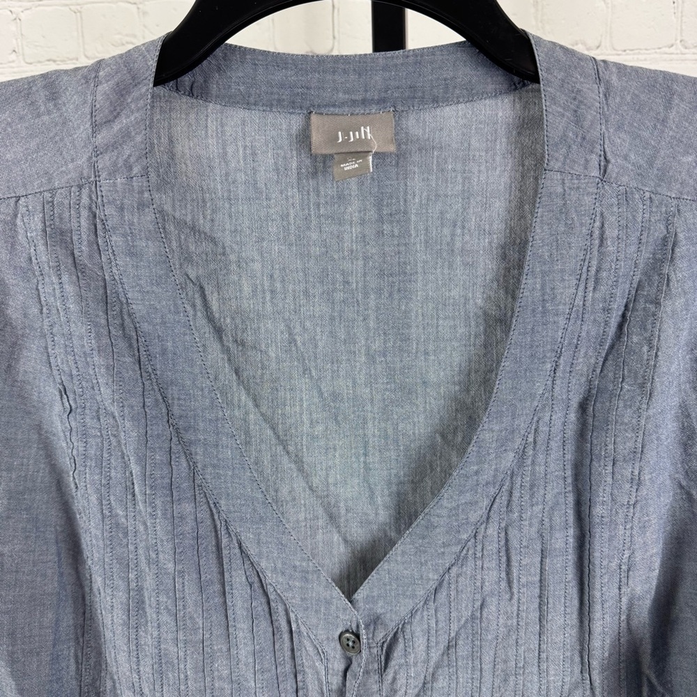 J. Jill Chambray Pleated V-Neck Button Down Shirt Size XL - Picture 3 of 8